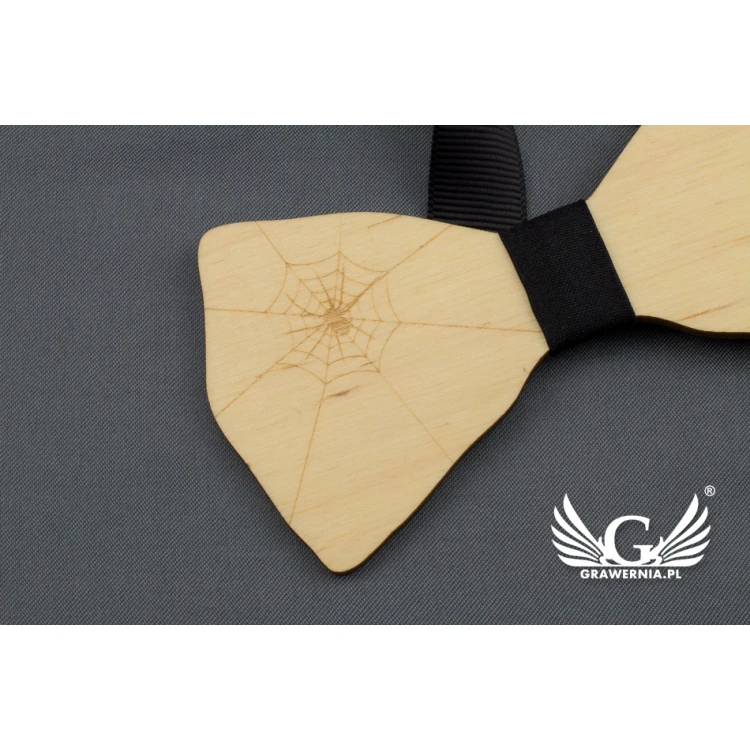 Mucha drewniana - wycinana i grawerowana laserem - MDR029